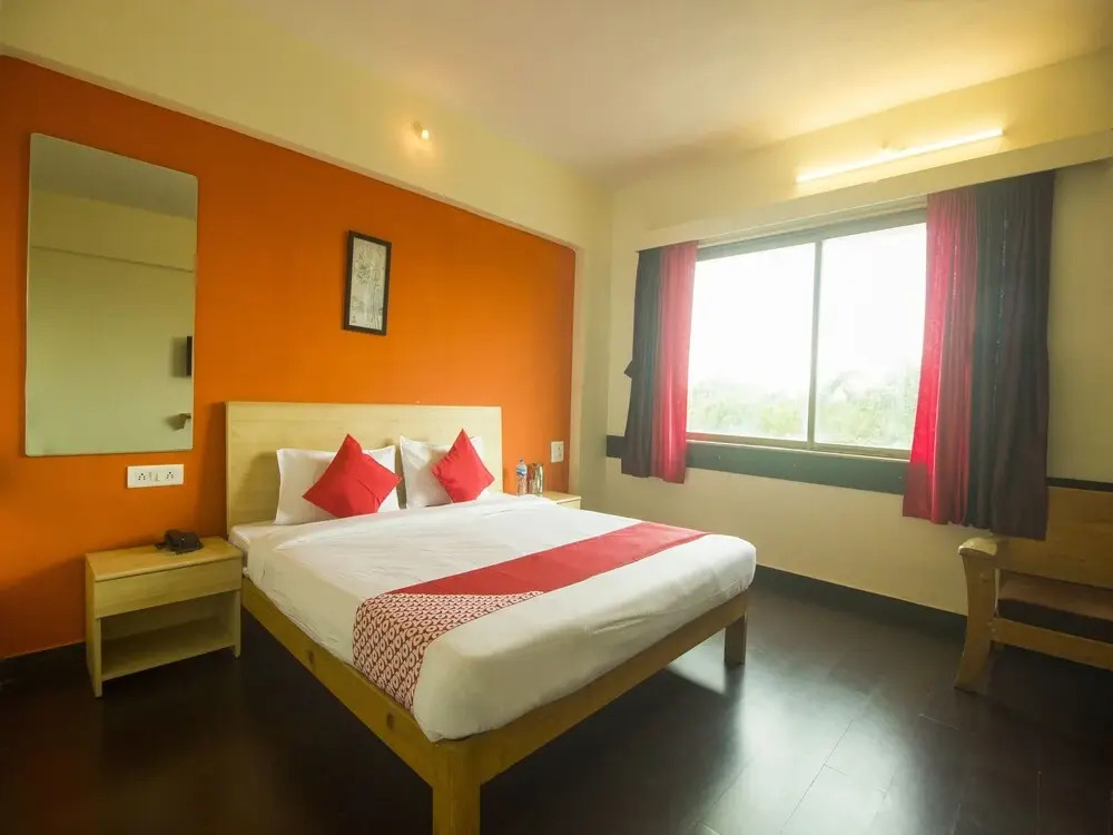 Hotel Sai Palkhi Niwara