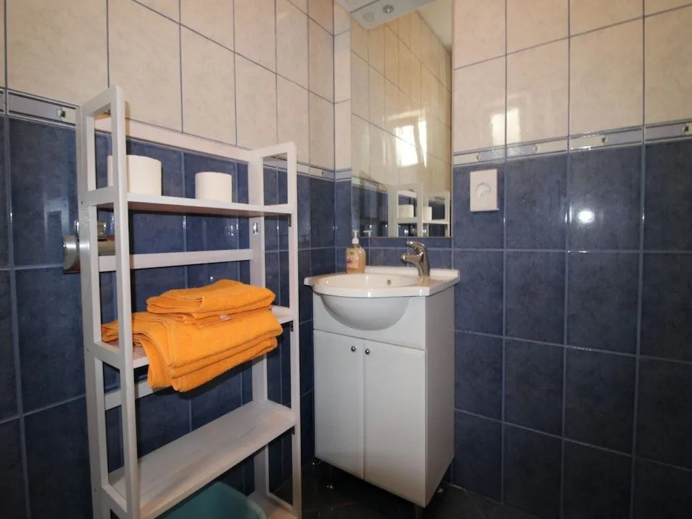 Apartments Roza 1-2