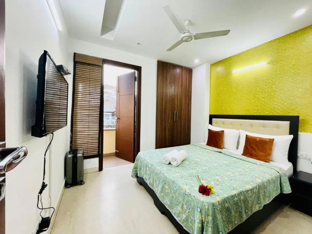BluO 1BHK Select Citywalk MAX Saket, Balcony Lift