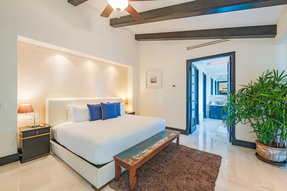 Beautiful 3 Bedroom Condo