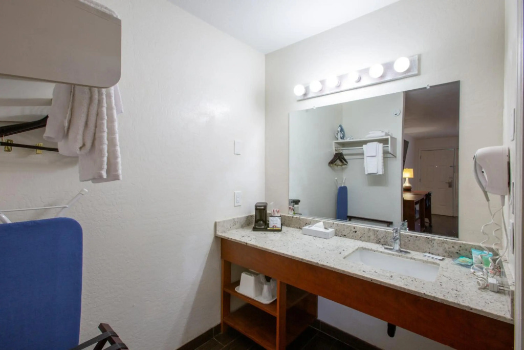 The Hotel Serene Glendale Peoria, Surestay Collection by Best Western