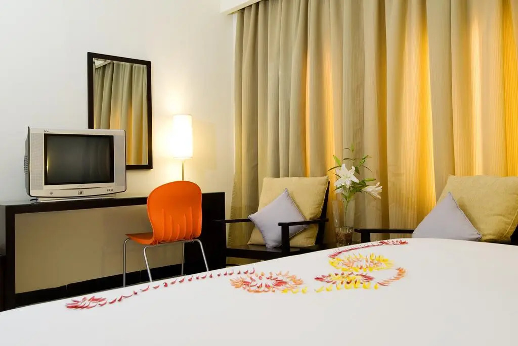 OYO 1729 I-shine Hotel
