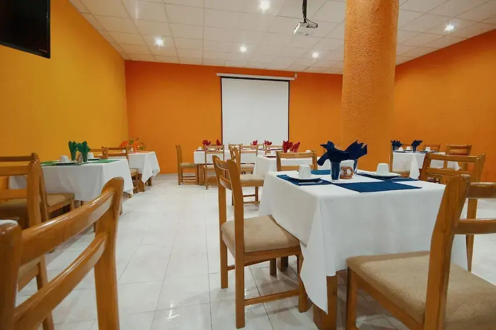 HOTEL EL CONQUISTADOR MONARCA