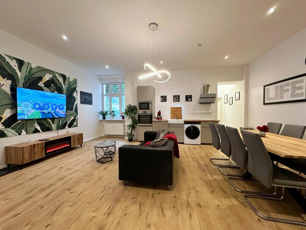 fairAPART 4 rooms apartment in heart of Berlin