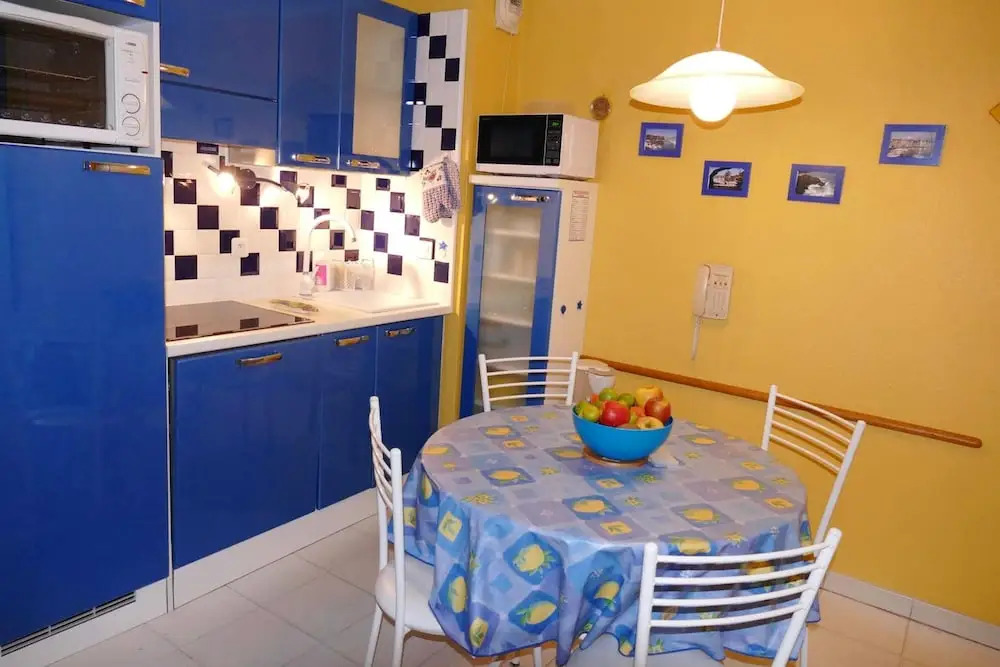 Apartment with 2 Bedrooms in Cannes, with Wonderful Sea View, Pool Access, Furnished Terrace - 50 M From the Beach