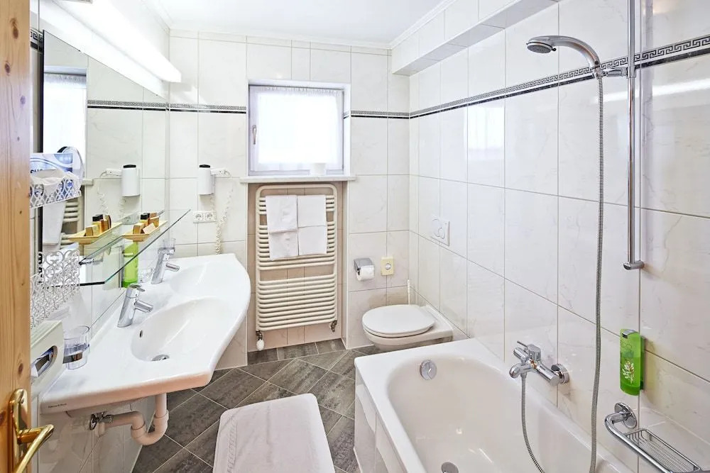 Hotel & Chalet Bellevue
