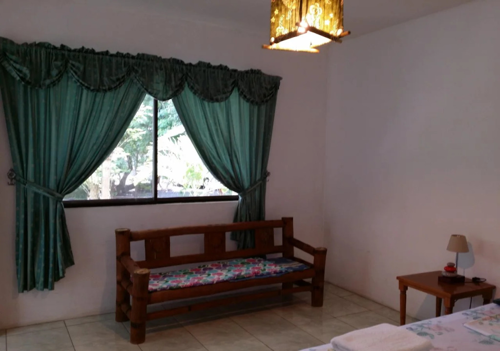 Lapu-Lapu Cottages & Restaurant