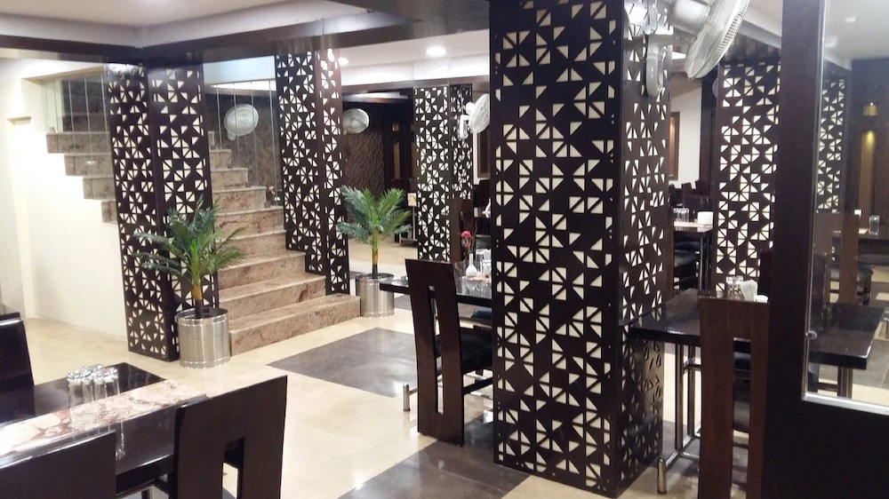 Hotel Rahul