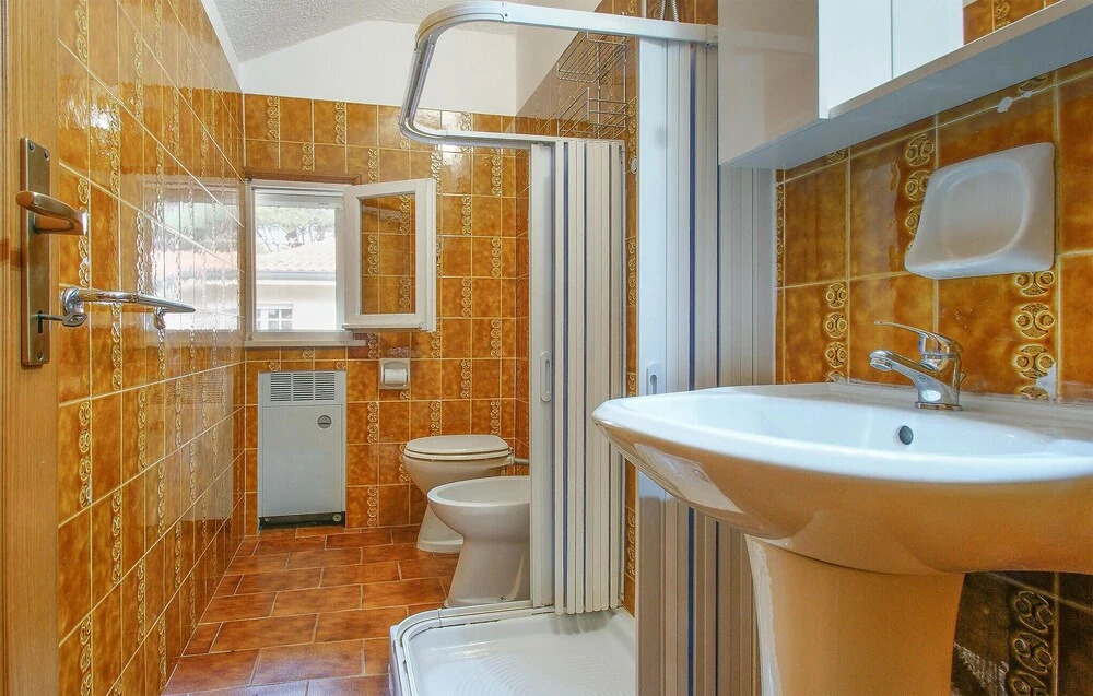 Awesome Home in Marina Romea With 5 Bedrooms and Wifi