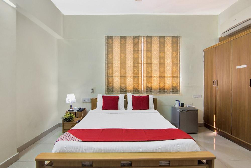 OYO 12458 SilverKey Madhapur