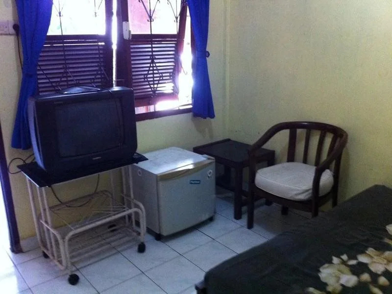 Kartika Ayu Beach Inn