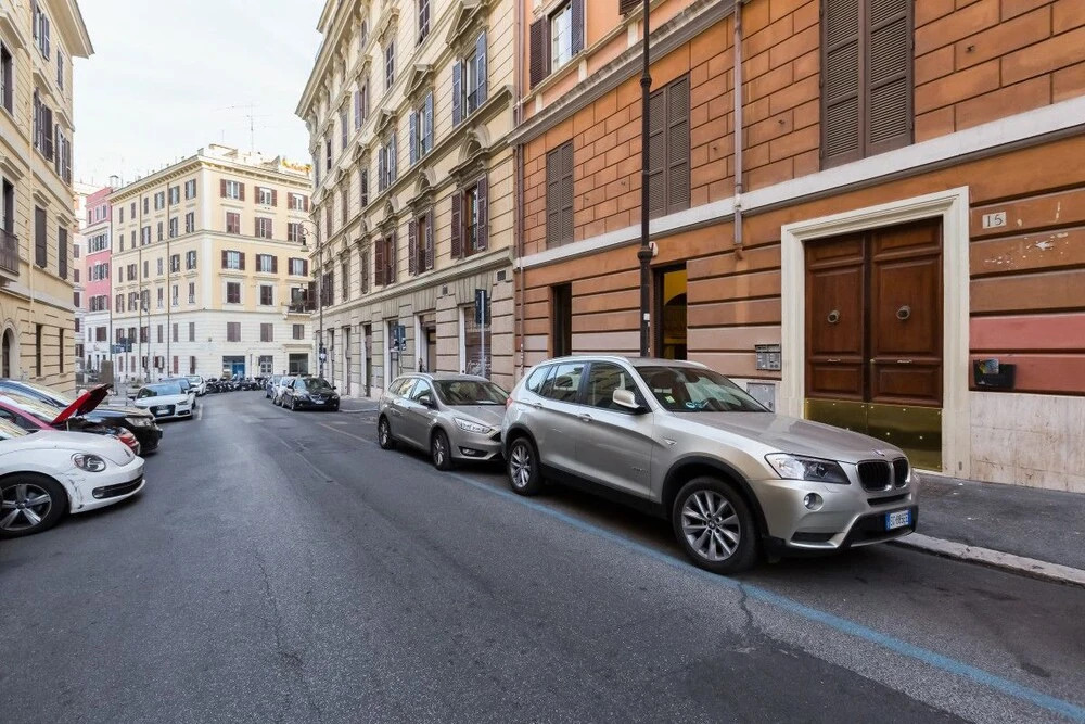 Lovely and Modern Flat 5 Minutes From Colosseo!
