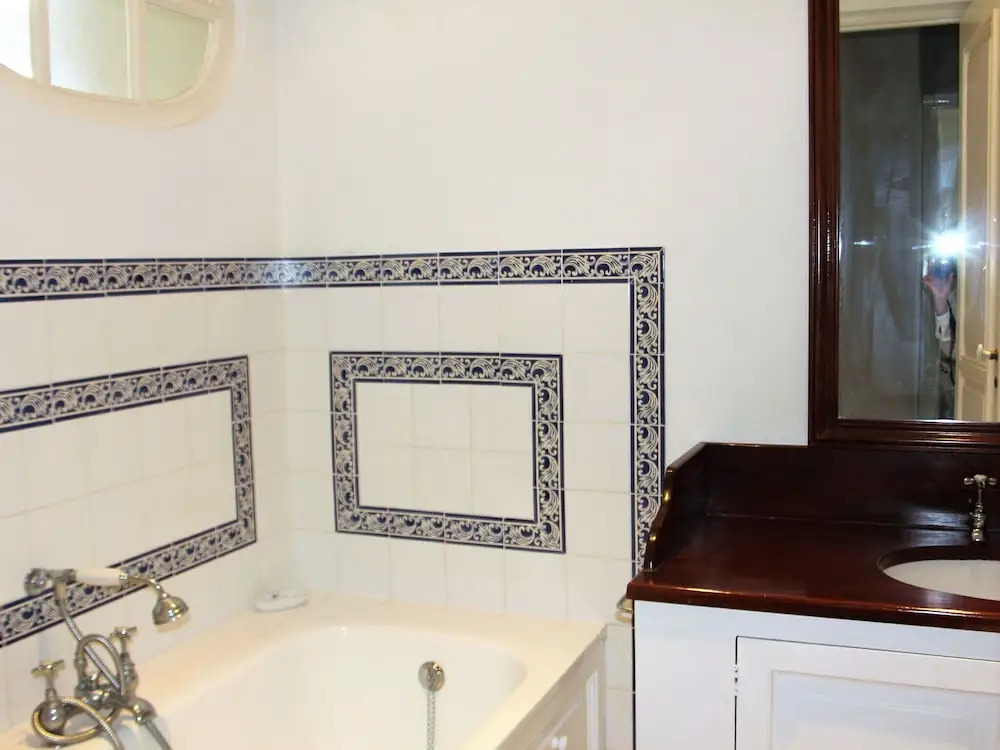 Ritzy Villa With a View of Alps and Heated Pool in Nic