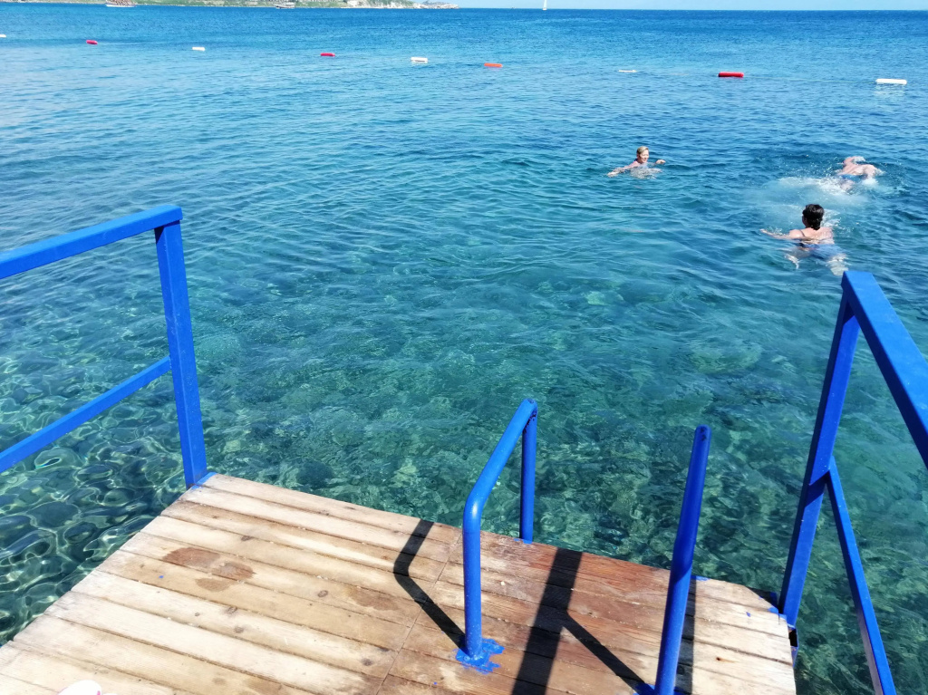 Chronos Beach Hotel