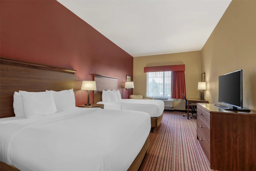 Best Western Plus Hudson Hotel & Suites