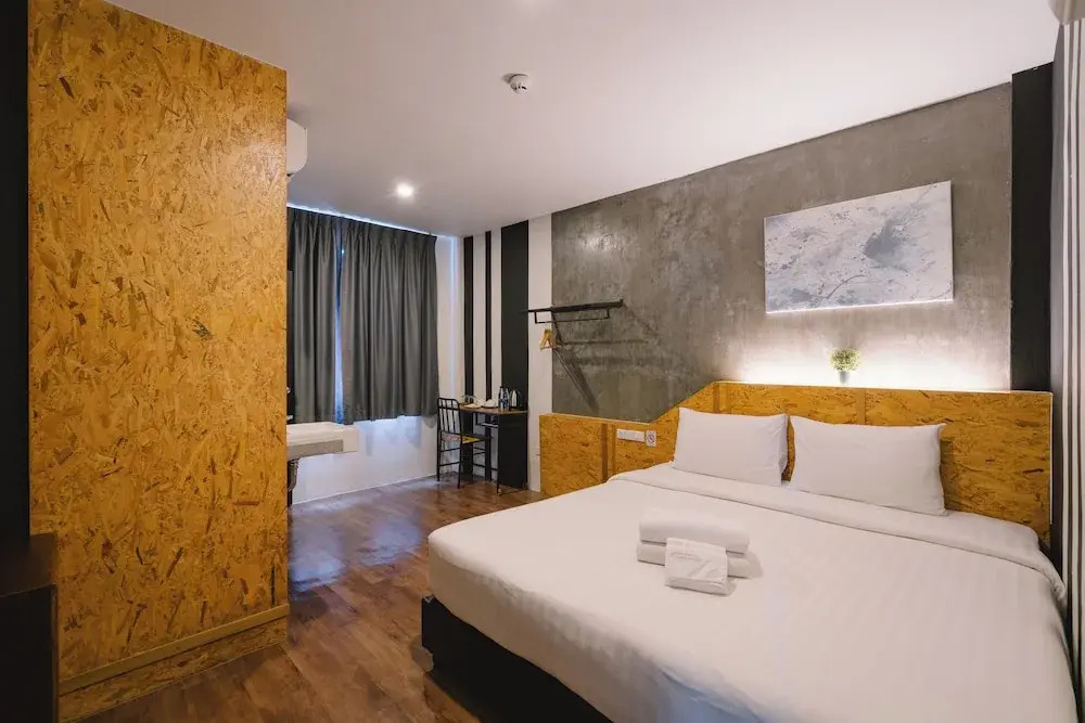 J & P Guest House