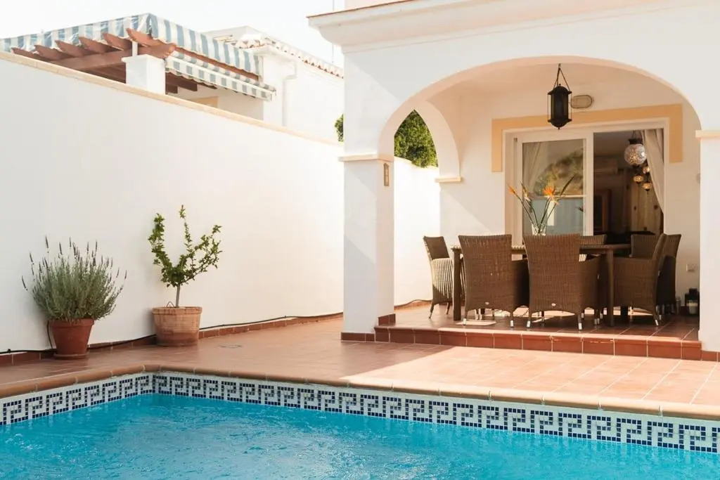 VILLA EL PASO con piscina privada climatizada