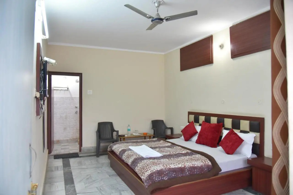 Hotel Ganga Basin