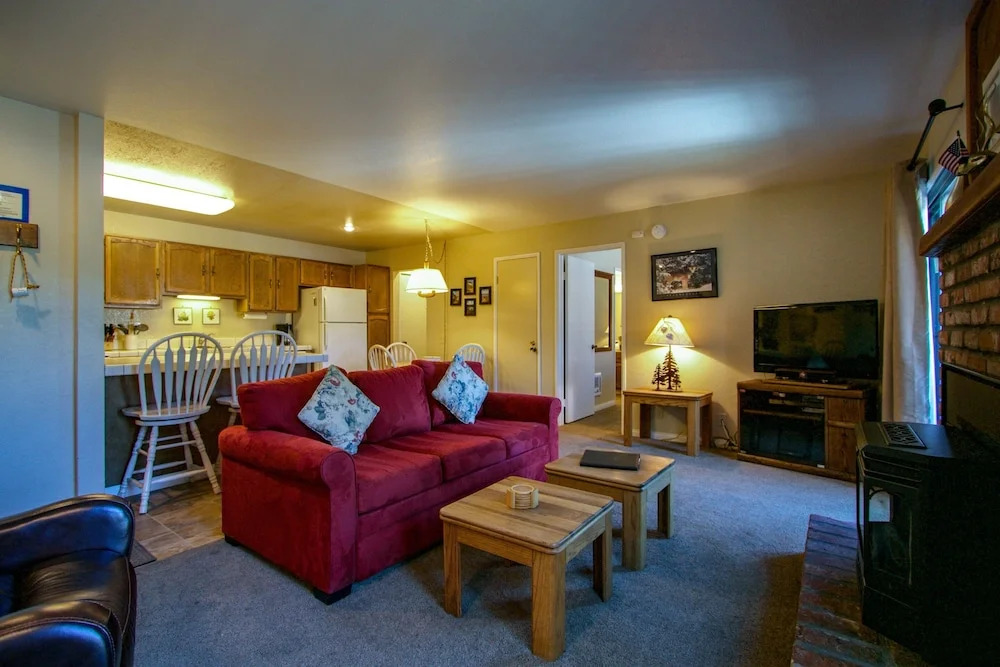 Hidden Valley #105 - 1 Br Condo