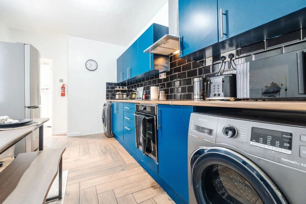 Newly Renovated 4BR House With Lots of Amenities