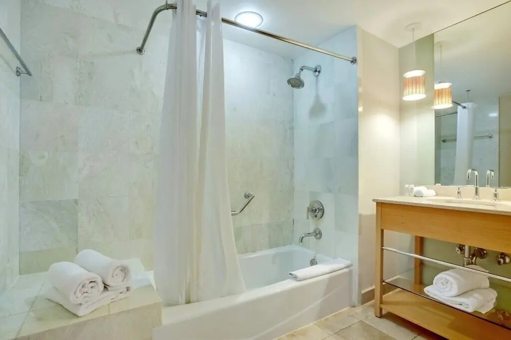 MAREOF1BR Unite - 1105 - 1 Br Condo