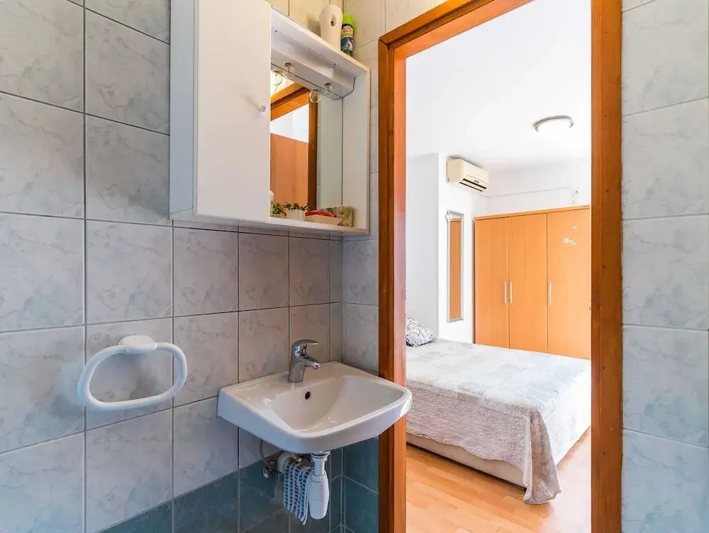 Studio Maro - Studio Apartment With Terrace