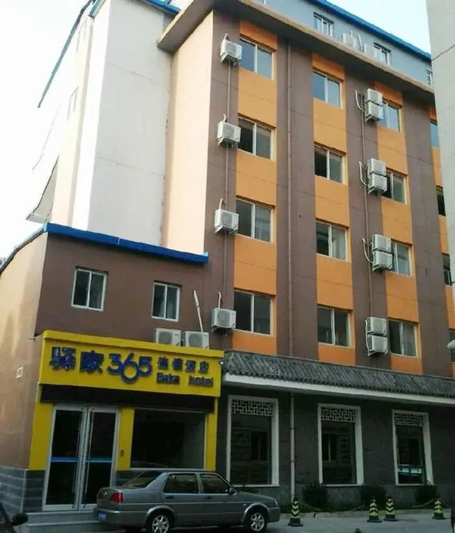 Eaka 365 Hotel