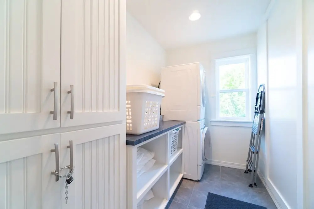 The Lighthouse 3 Br home by RedAwning