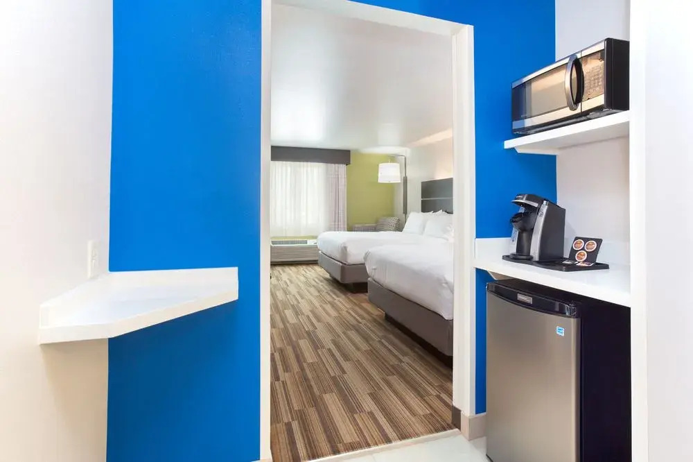Holiday Inn Express & Suites Lincoln