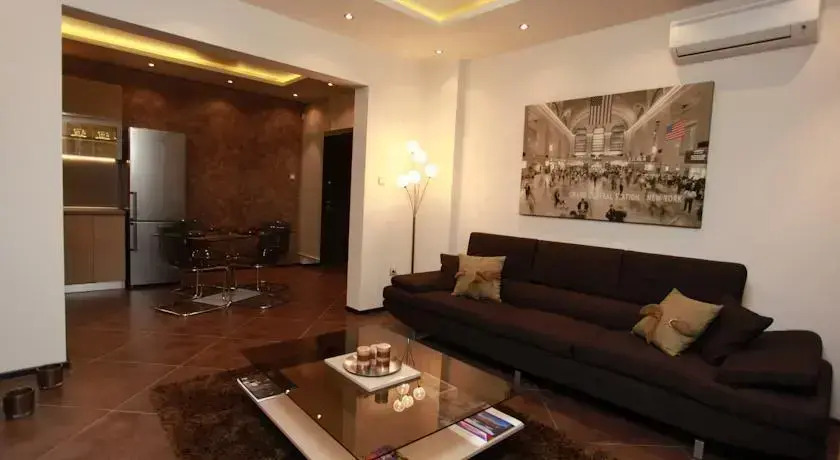 Brown Cottage Apartment