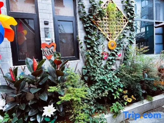 Lazy Getaway Mountain View Resort (Dali Ancient Town Branch