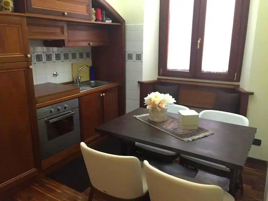Rhona's Apartment