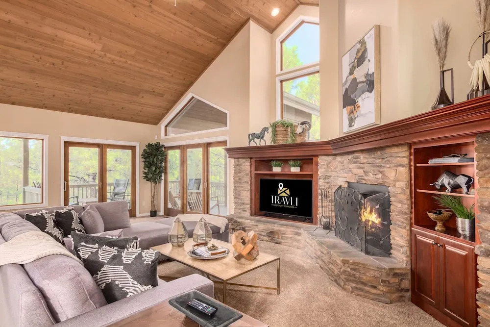 Amberwood Estate w 5 Showers Spa Mtn Views