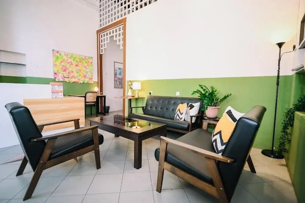 Swing & Pillows - 75 Chulia St, Georgetown Penang