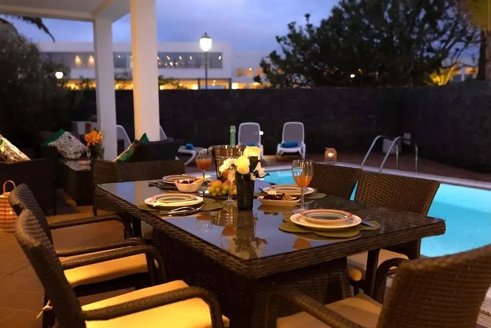 Playas Blanca Pool Private Villas