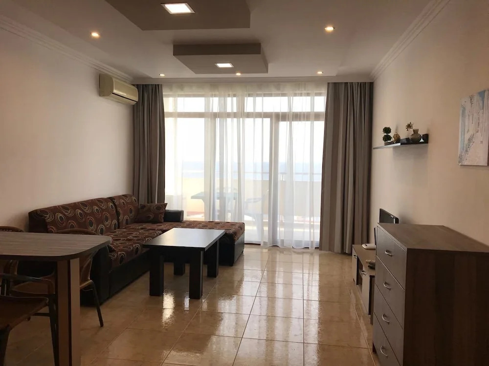 Lazur 5 Apartments