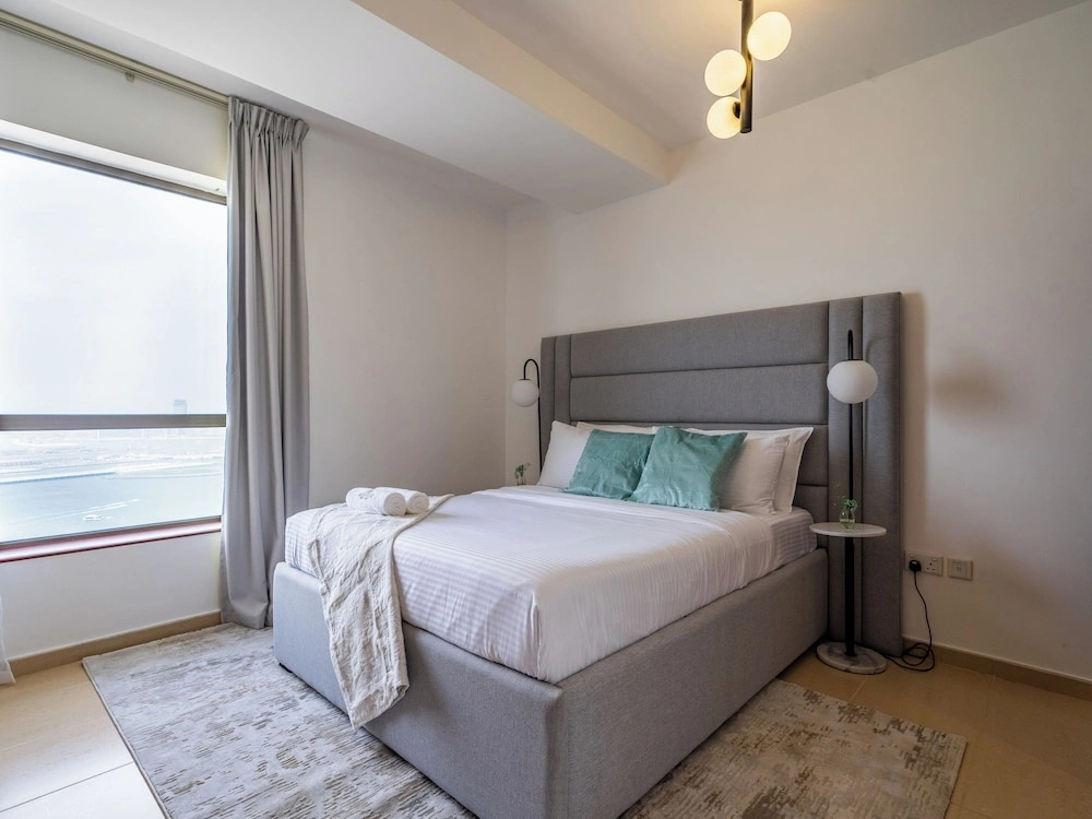 Spacious 2BR-Dubai Eye & Sea View -JBR