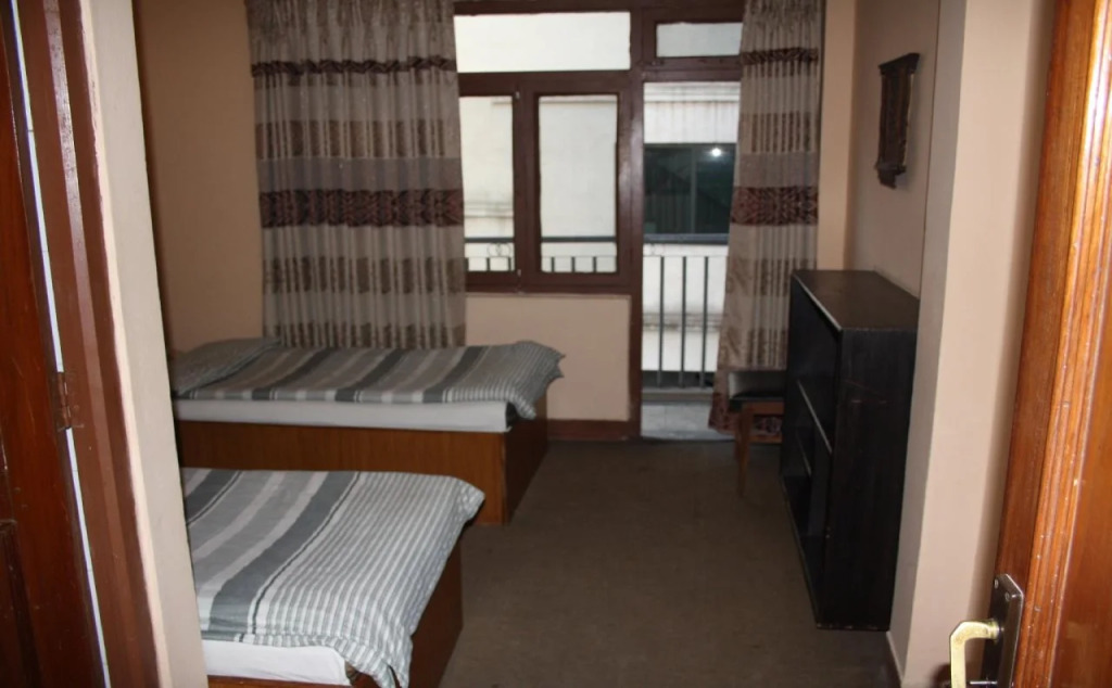 Monumental Paradise Lodge