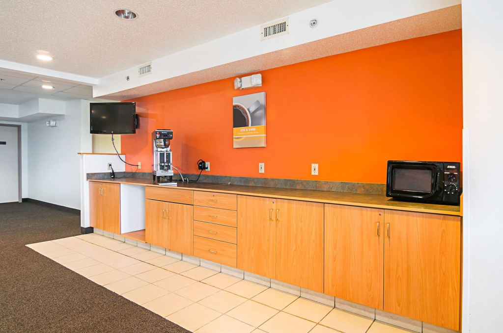 Motel 6-Sycamore, IL