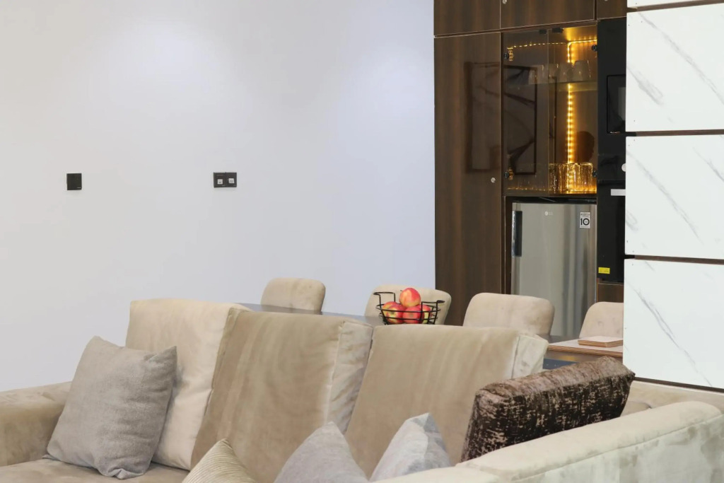 Excellent 2 bed apartment in Lekki Phase1 With SuperFast Wi-fi & 247 Power
