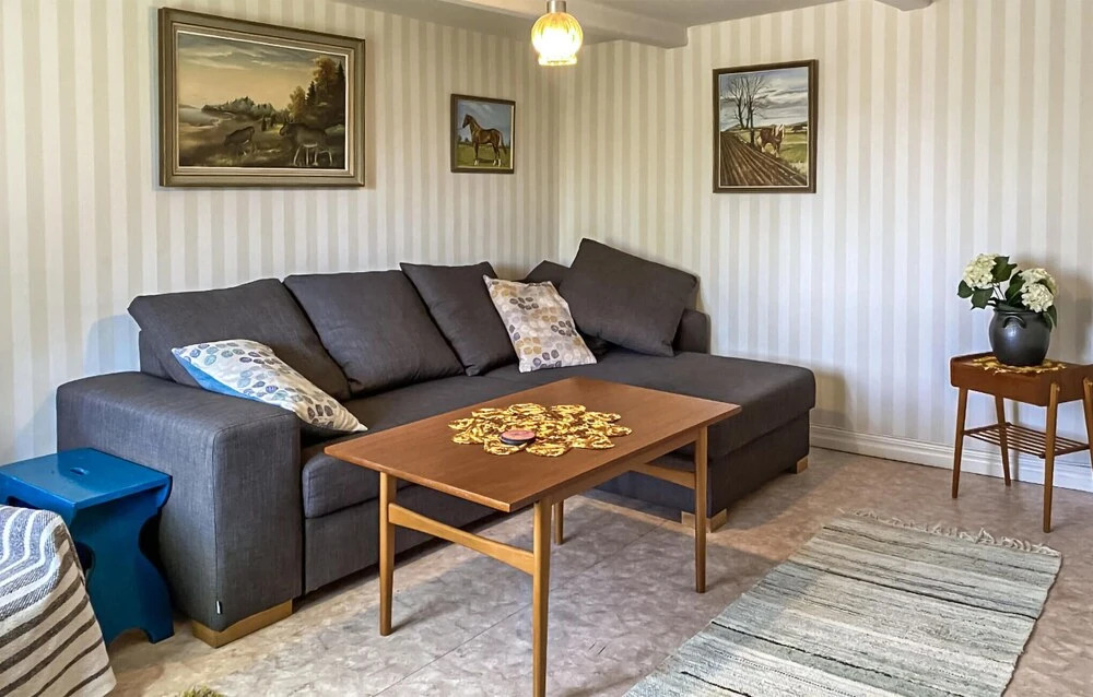 Three-Bedroom Holiday Home In Brakne Hoby