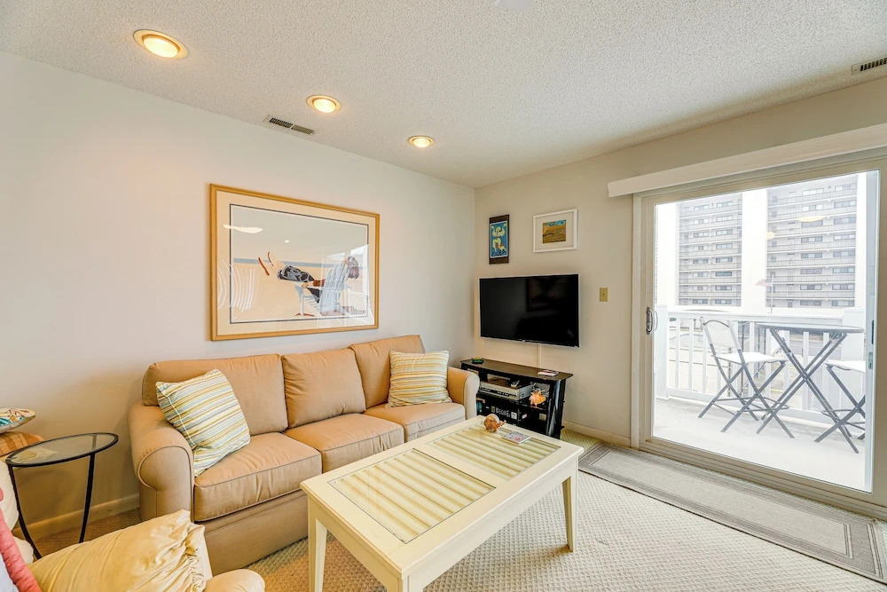 200 Feet to Beach: Inviting Condo in Ocean City