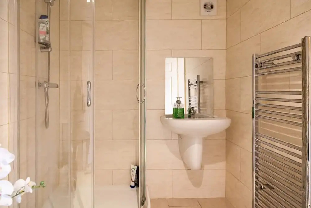 Perfect Booking 4 Bed Home Near City Airport