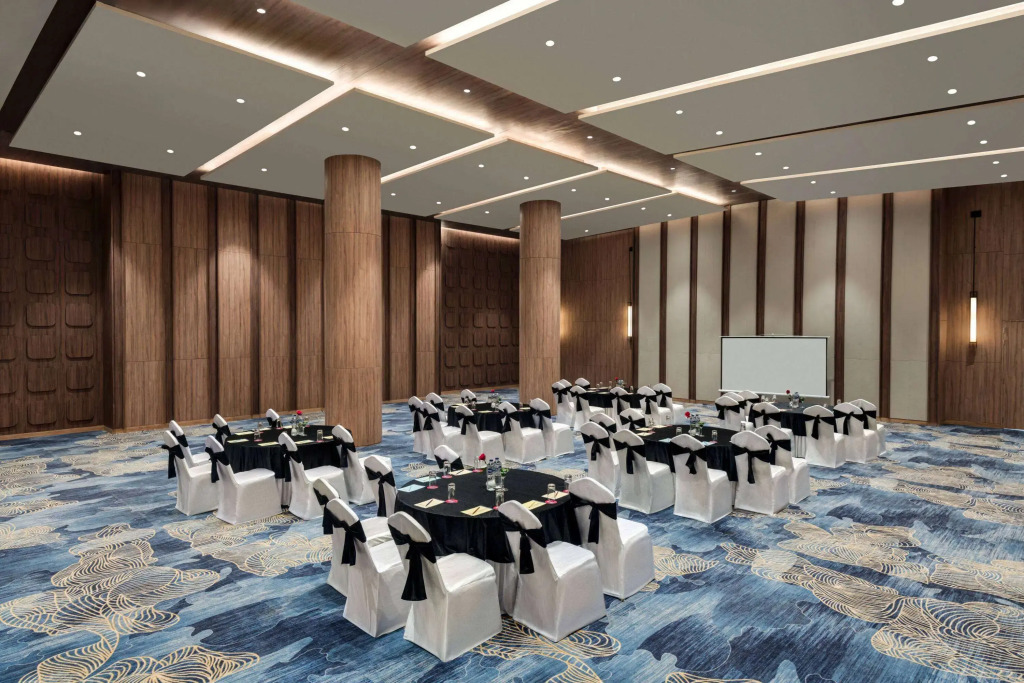 Ramada Encore By Wyndham Bhiwadi Phool Bagh Chowk