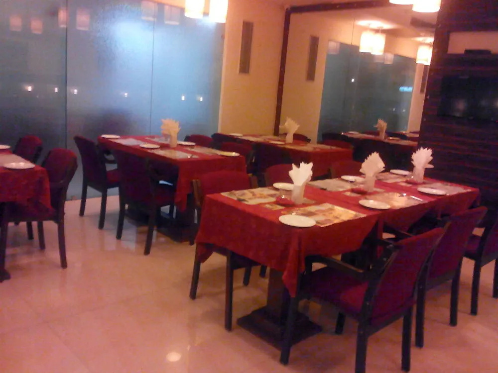 OYO Premium Cyber City