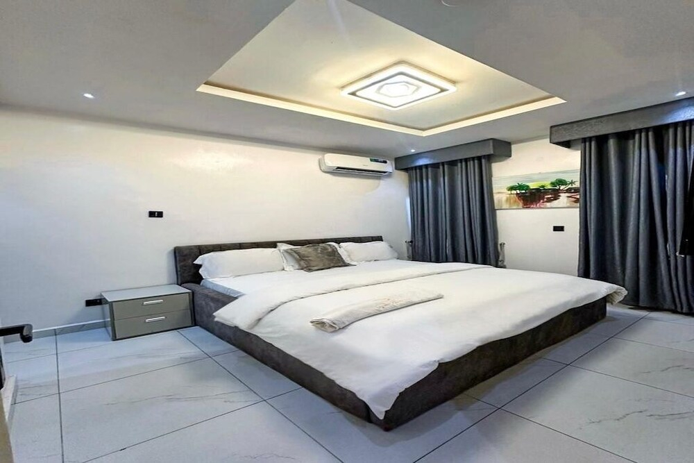 Supreme Apartments