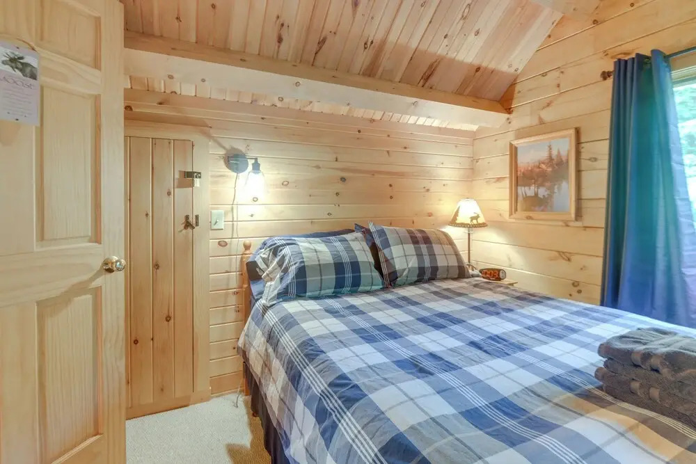 Updated Log Cabin Near Story Land & Diana's Baths!