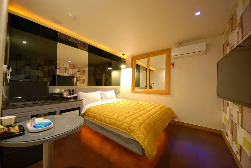 Hyu N Motel