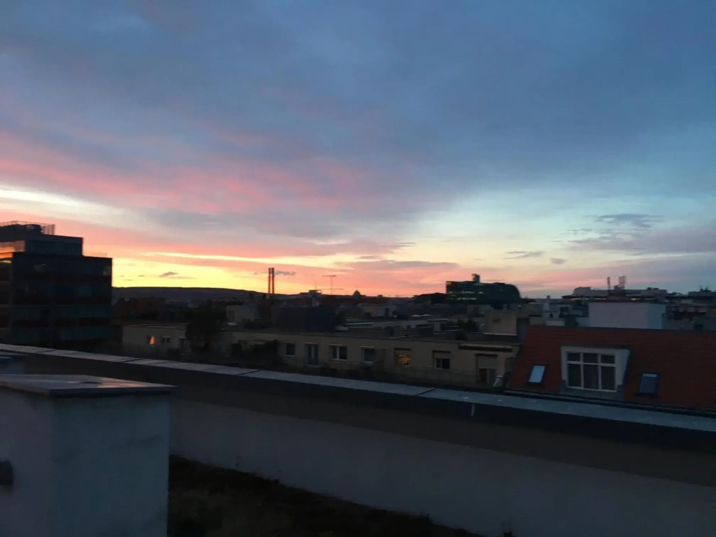 Dachgeschosswohnung mit kostenlosem Parkplatz !