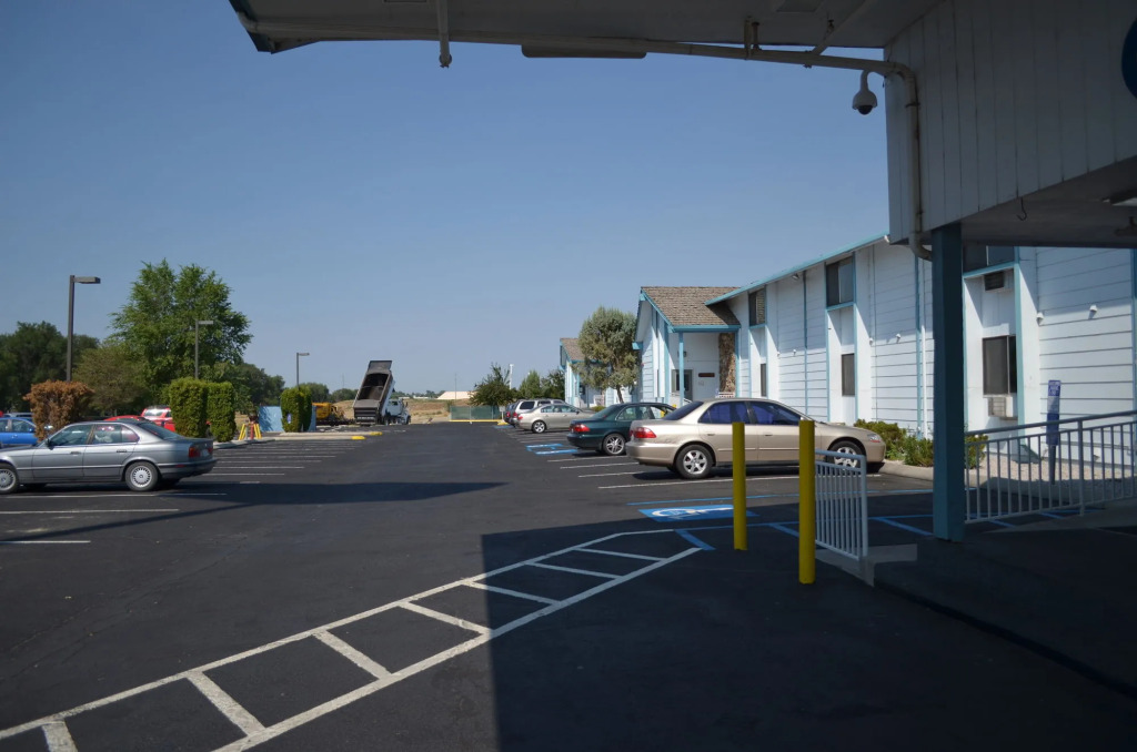 Nampa Inn & Suites